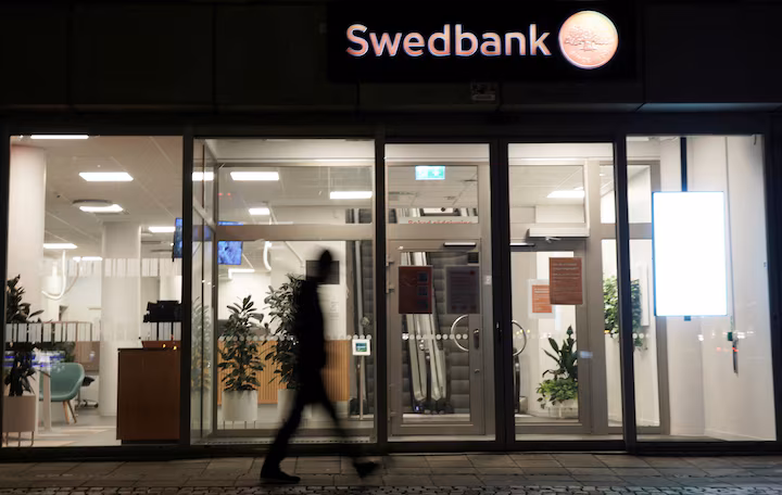 Sweden’s financial watchdog to examine Swedbank anti-money laundering controls